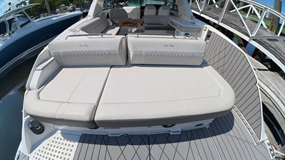 Sea Ray SLX 400 8 2022 Sea Ray SLX 400 9