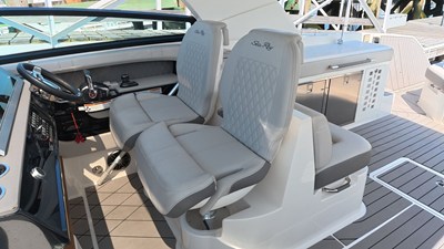 Sea Ray SLX 400 23 2022 Sea Ray SLX 400 24