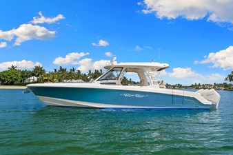 Boston Whaler 350 REALM 0 2020 Boston Whaler 350 REALM 1