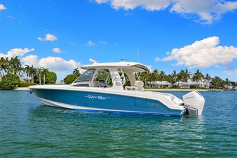 Boston Whaler 350 REALM 2 2020 Boston Whaler 350 REALM 3