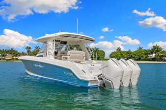 Boston Whaler 350 REALM 4 2020 Boston Whaler 350 REALM 5
