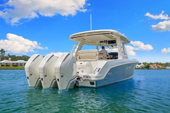 Boston Whaler 350 REALM 6 2020 Boston Whaler 350 REALM 7