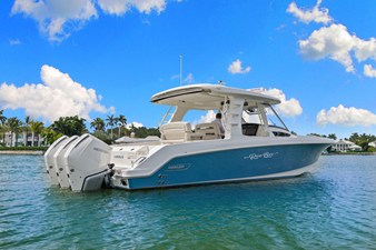 Boston Whaler 350 REALM 7 2020 Boston Whaler 350 REALM 8
