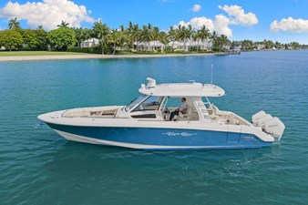 Boston Whaler 350 REALM 12 2020 Boston Whaler 350 REALM 13
