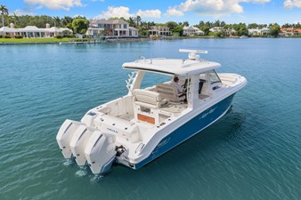 Boston Whaler 350 REALM 15 2020 Boston Whaler 350 REALM 16