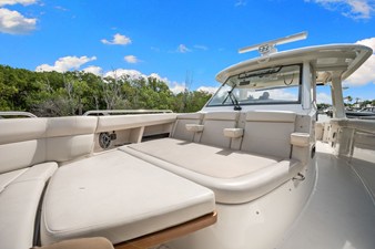 Boston Whaler 350 REALM 30 2020 Boston Whaler 350 REALM 31