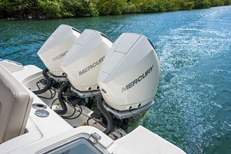Boston Whaler 350 REALM 31 2020 Boston Whaler 350 REALM 32