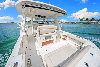 Boston Whaler 350 REALM 38 2020 Boston Whaler 350 REALM 39