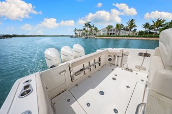 Boston Whaler 350 REALM 44 2020 Boston Whaler 350 REALM 45