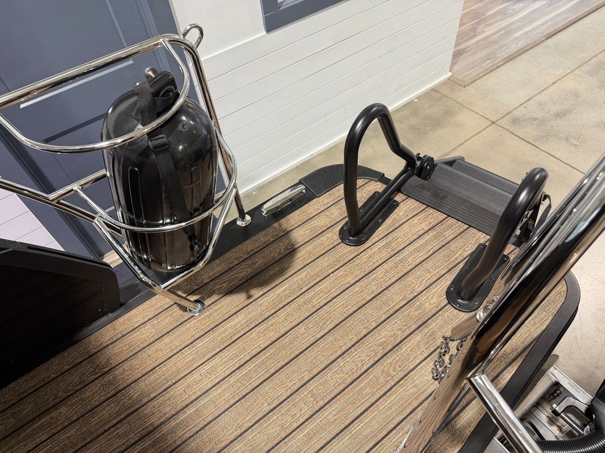 2027 Harris Sunliner 250 13