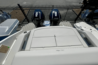 Sea Ray SLX 310 Outboard 1 2026 Sea Ray SLX 310 Outboard 2