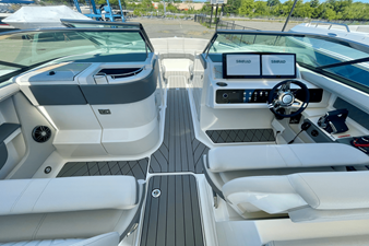 Sea Ray SLX 310 Outboard 13 2026 Sea Ray SLX 310 Outboard 14