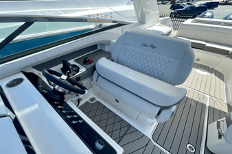 Sea Ray SLX 310 Outboard 14 2026 Sea Ray SLX 310 Outboard 15