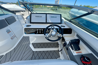 Sea Ray SLX 310 Outboard 15 2026 Sea Ray SLX 310 Outboard 16