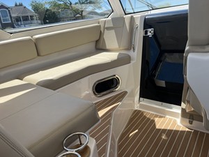 Pursuit 325 OS OFFSHORE 16 2015 Pursuit 325 OS OFFSHORE 17