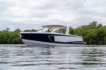 Aviara AV40 Outboard 2 2025 Aviara AV40 Outboard 3