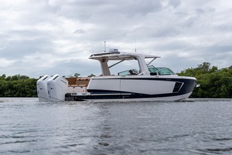 Aviara AV40 Outboard 30 2025 Aviara AV40 Outboard 31