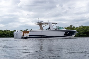Aviara AV40 Outboard 31 2025 Aviara AV40 Outboard 32