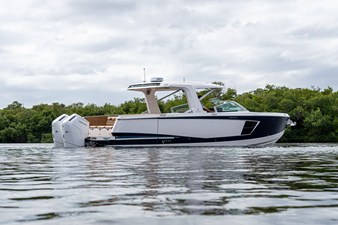 Aviara AV40 Outboard 43 2025 Aviara AV40 Outboard 44