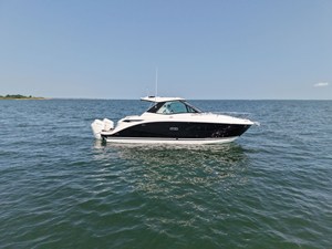Sea Ray Sundancer 320 Outboard 0 2026 Sea Ray Sundancer 320 Outboard 1