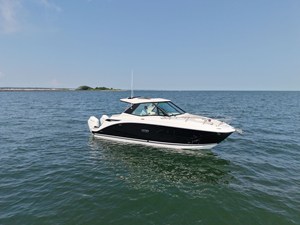 Sea Ray Sundancer 320 Outboard 4 2026 Sea Ray Sundancer 320 Outboard 5