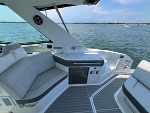 Sea Ray Sundancer 320 Outboard 13 2026 Sea Ray Sundancer 320 Outboard 14