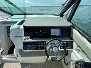 Sea Ray Sundancer 320 Outboard 19 2026 Sea Ray Sundancer 320 Outboard 20