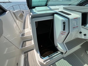 Sea Ray Sundancer 320 Outboard 22 2026 Sea Ray Sundancer 320 Outboard 23