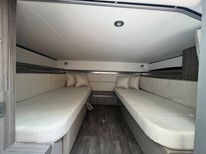 Sea Ray Sundancer 320 Outboard 28 2026 Sea Ray Sundancer 320 Outboard 29