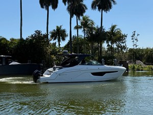 Cruisers Yachts 34 GLS Outboard 1 2022 Cruisers Yachts 34 GLS Outboard 2
