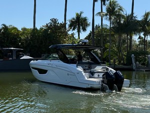 Cruisers Yachts 34 GLS Outboard 4 2022 Cruisers Yachts 34 GLS Outboard 5
