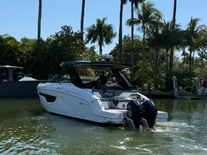 Cruisers Yachts 34 GLS Outboard 5 2022 Cruisers Yachts 34 GLS Outboard 6