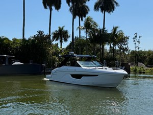Cruisers Yachts 34 GLS Outboard 6 2022 Cruisers Yachts 34 GLS Outboard 7