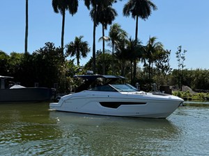 Cruisers Yachts 34 GLS Outboard 7 2022 Cruisers Yachts 34 GLS Outboard 8