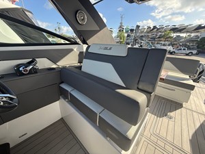 Cruisers Yachts 34 GLS Outboard 17 2022 Cruisers Yachts 34 GLS Outboard 18