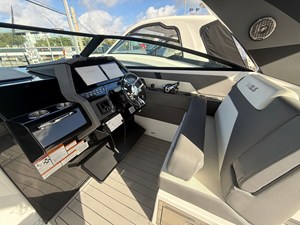 Cruisers Yachts 34 GLS Outboard 18 2022 Cruisers Yachts 34 GLS Outboard 19