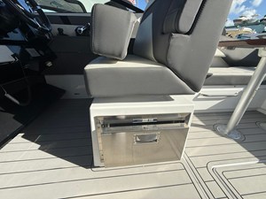 Cruisers Yachts 34 GLS Outboard 23 2022 Cruisers Yachts 34 GLS Outboard 24
