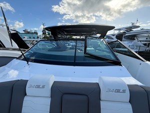 Cruisers Yachts 34 GLS Outboard 30 2022 Cruisers Yachts 34 GLS Outboard 31