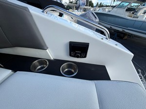 Cruisers Yachts 34 GLS Outboard 31 2022 Cruisers Yachts 34 GLS Outboard 32