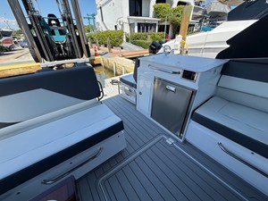 Cruisers Yachts 34 GLS Outboard 40 2022 Cruisers Yachts 34 GLS Outboard 41