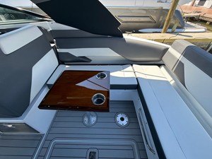 Cruisers Yachts 34 GLS Outboard 43 2022 Cruisers Yachts 34 GLS Outboard 44