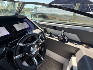 Cruisers Yachts 34 GLS Outboard 44 2022 Cruisers Yachts 34 GLS Outboard 45
