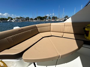 Sea Ray Sundancer 320 Outboard 17 2026 Sea Ray Sundancer 320 Outboard 18