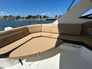Sea Ray Sundancer 320 Outboard 18 2026 Sea Ray Sundancer 320 Outboard 19
