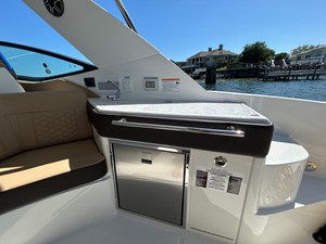 Sea Ray Sundancer 320 Outboard 19 2026 Sea Ray Sundancer 320 Outboard 20