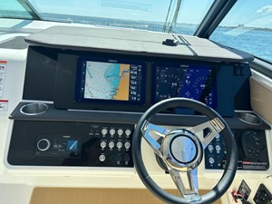 Sea Ray Sundancer 320 Outboard 25 2026 Sea Ray Sundancer 320 Outboard 26