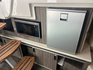 Sea Ray Sundancer 320 Outboard 29 2026 Sea Ray Sundancer 320 Outboard 30