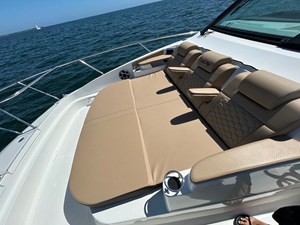 Sea Ray Sundancer 320 Outboard 34 2026 Sea Ray Sundancer 320 Outboard 35