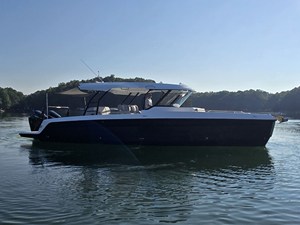 Cruisers Yachts 38 VTR 4 2027 Cruisers Yachts 38 VTR 5