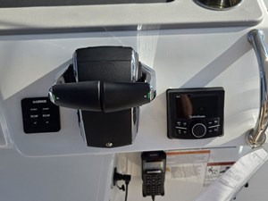 Cruisers Yachts 38 VTR 33 2027 Cruisers Yachts 38 VTR 34